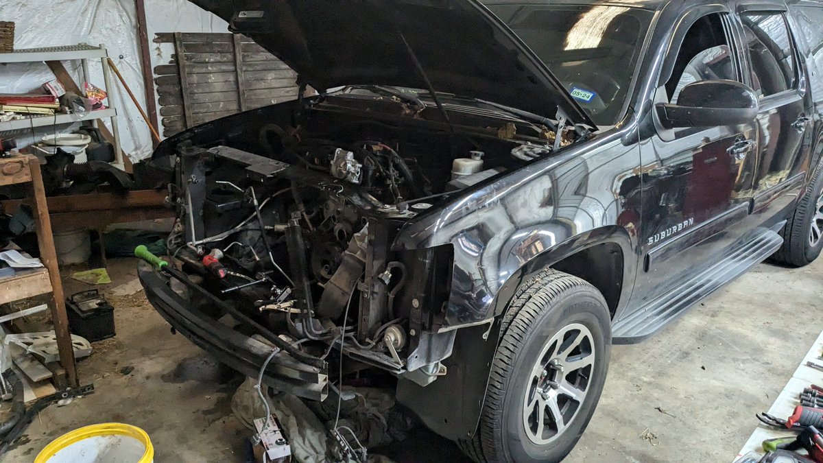 richardrohlin's tweet photo. Watching the fights while doing an engine rebuild.
#TestosterZone https://t.co/63pTs7aqPj