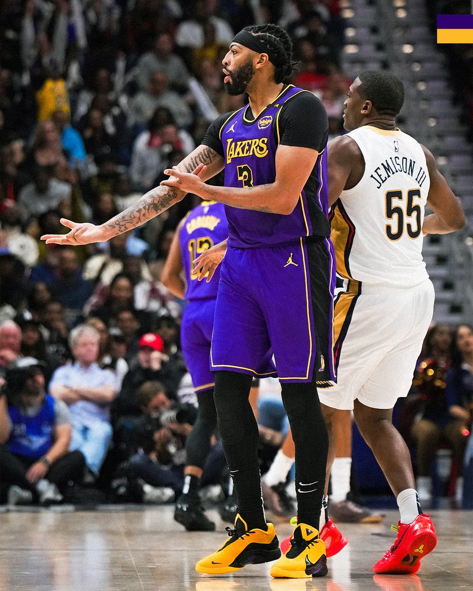 Final 📊

AD: 31 pts, 14 reb, 2 stl
Dalton: 27 pts, 7 reb, 2 ast, 2 stl
Bron: 21 pts, 7 reb, 5 ast
AR: 10 pts, 2 reb, 7 ast