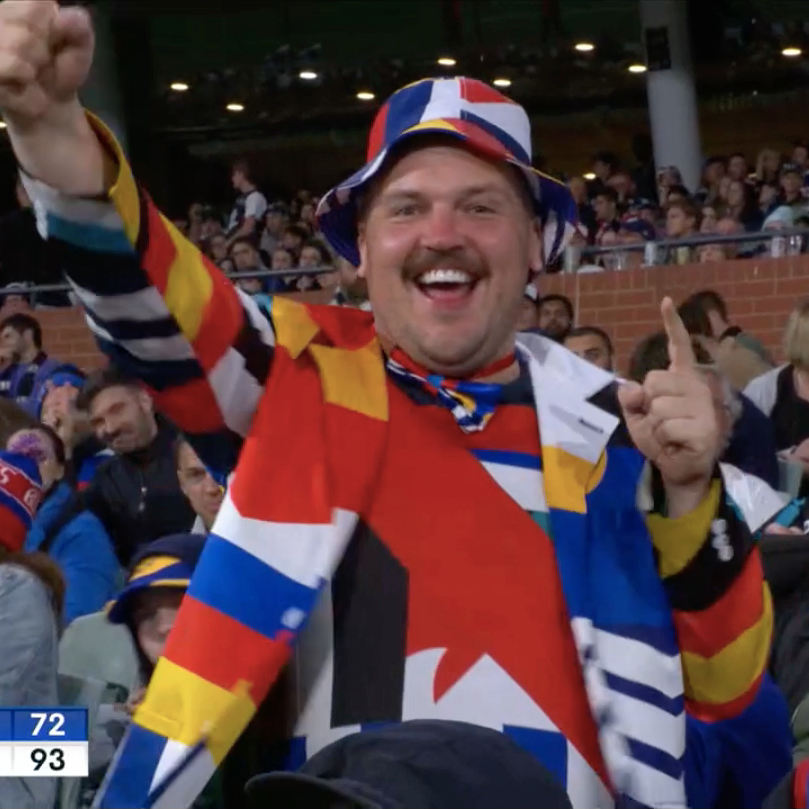 AmericansFooty's tweet photo. @PollyPorridge Is that young @TommyFlanas? https://t.co/a0ELh693io