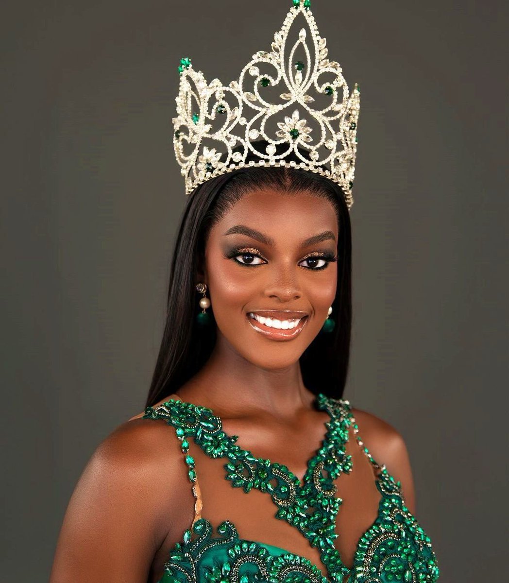 AfricaViewFacts's tweet image. Miss Universe Nigeria 🇳🇬, Chidimma Adentshina, finished high as 1st runner-up (Top 2) in the 73rd Miss Universe. 

She made history by becoming the first Nigerian to reach the Top 5 and the only African contestant to advance to the Top 12, Top 5, and Top 2 out of 125 contestants.