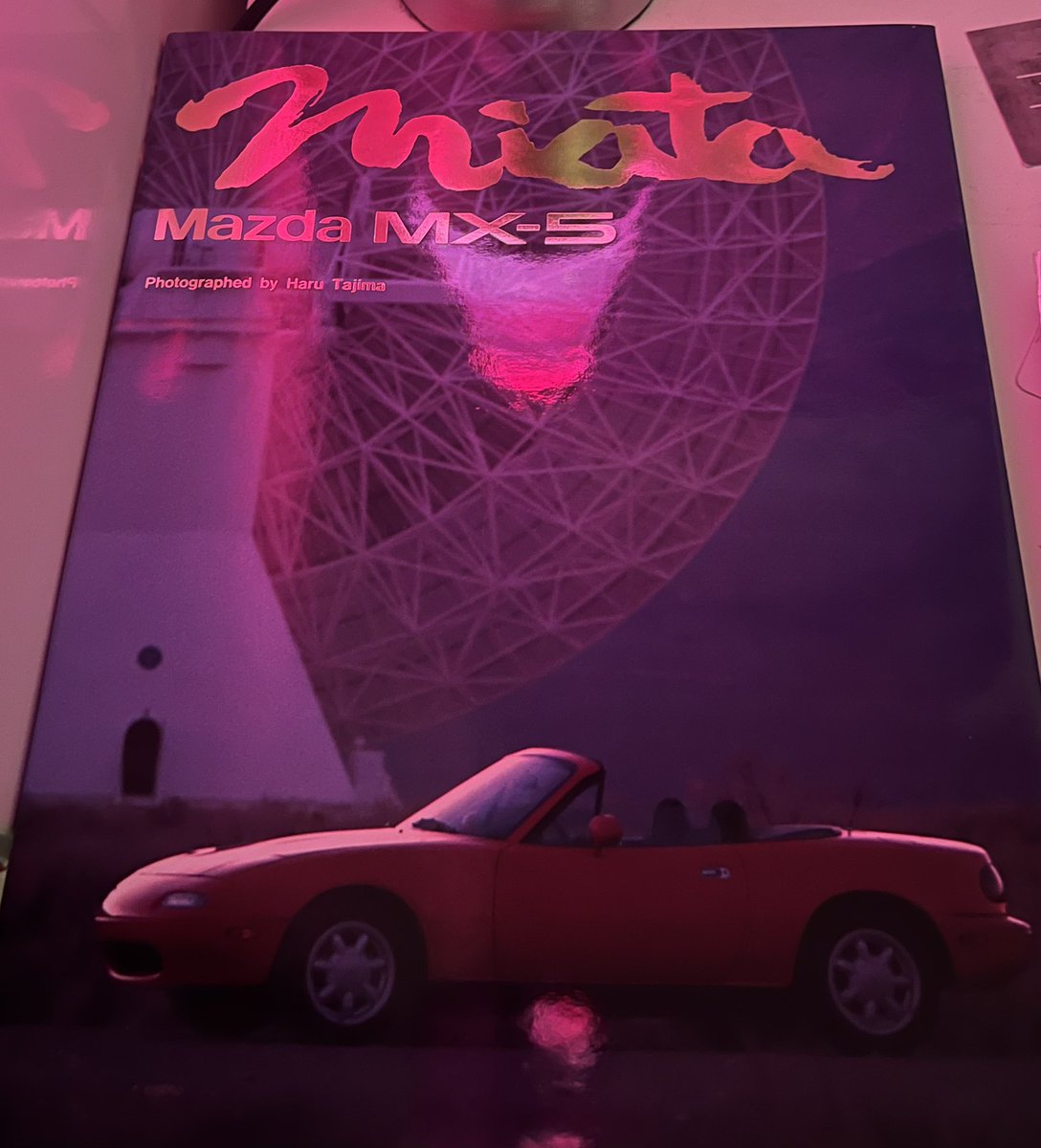 2ZRolla's tweet image. I'm a Miata enjoyer so I picked up this cool photo book from an antique and vintage store. 

There's very little text of course, but it might be the most erotic shit I have ever read... they know what we are