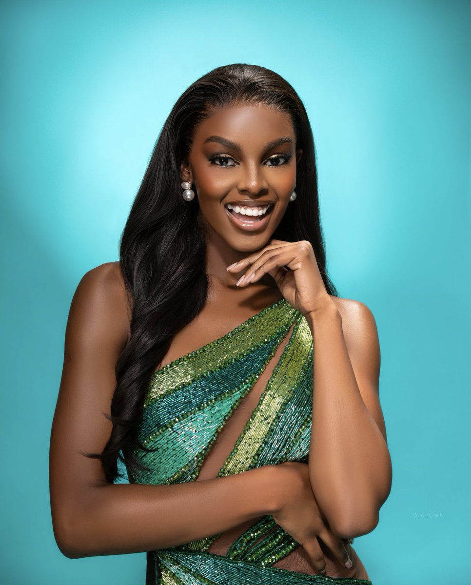 MohDee9's tweet photo. 1st Runner Up👏🏾👏🏾👏🏾… What a story, so proud of her. STILL A QUEEN 👸🏾💚🇳🇬

Miss Universe Nigeria Chidinma #MissUniverse https://t.co/6jAA2972lX