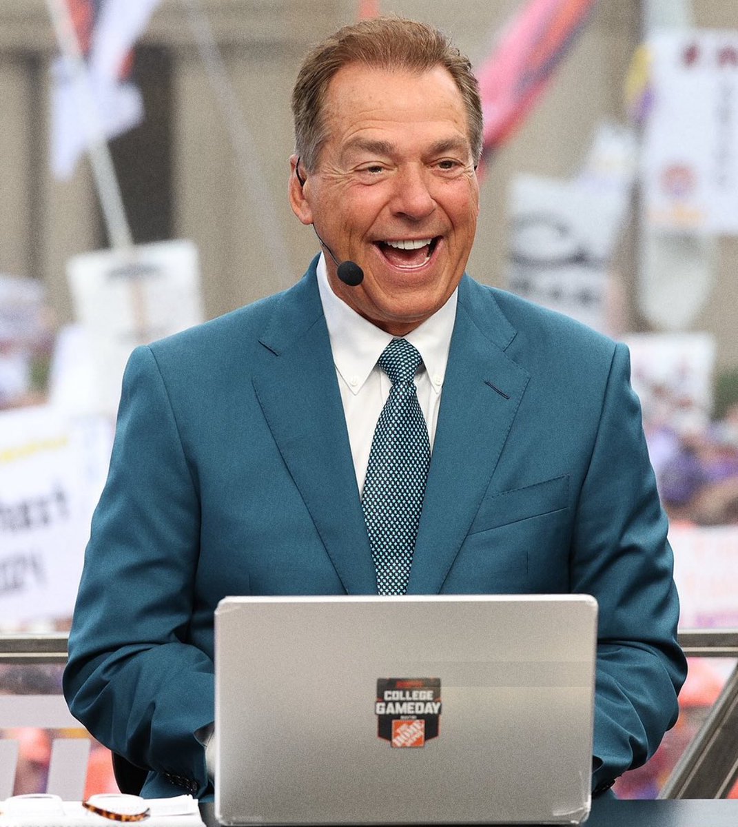 Me watching the Tennessee fanbase meltdown