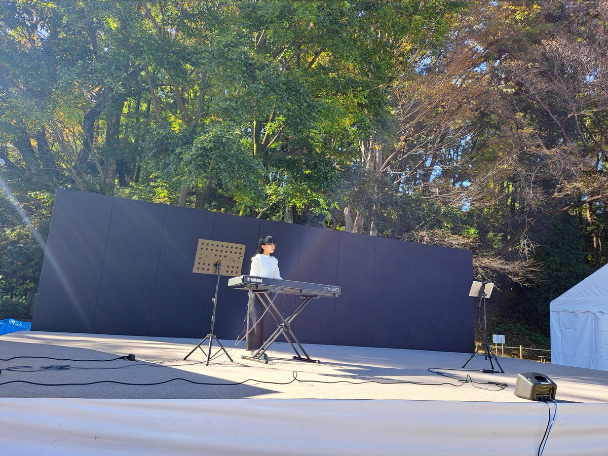 machidaguide's tweet photo. 続いて13時からのステージはパズルというお子さんデュオによるピアノとサックスの演奏です。 https://t.co/zsjml7PTly