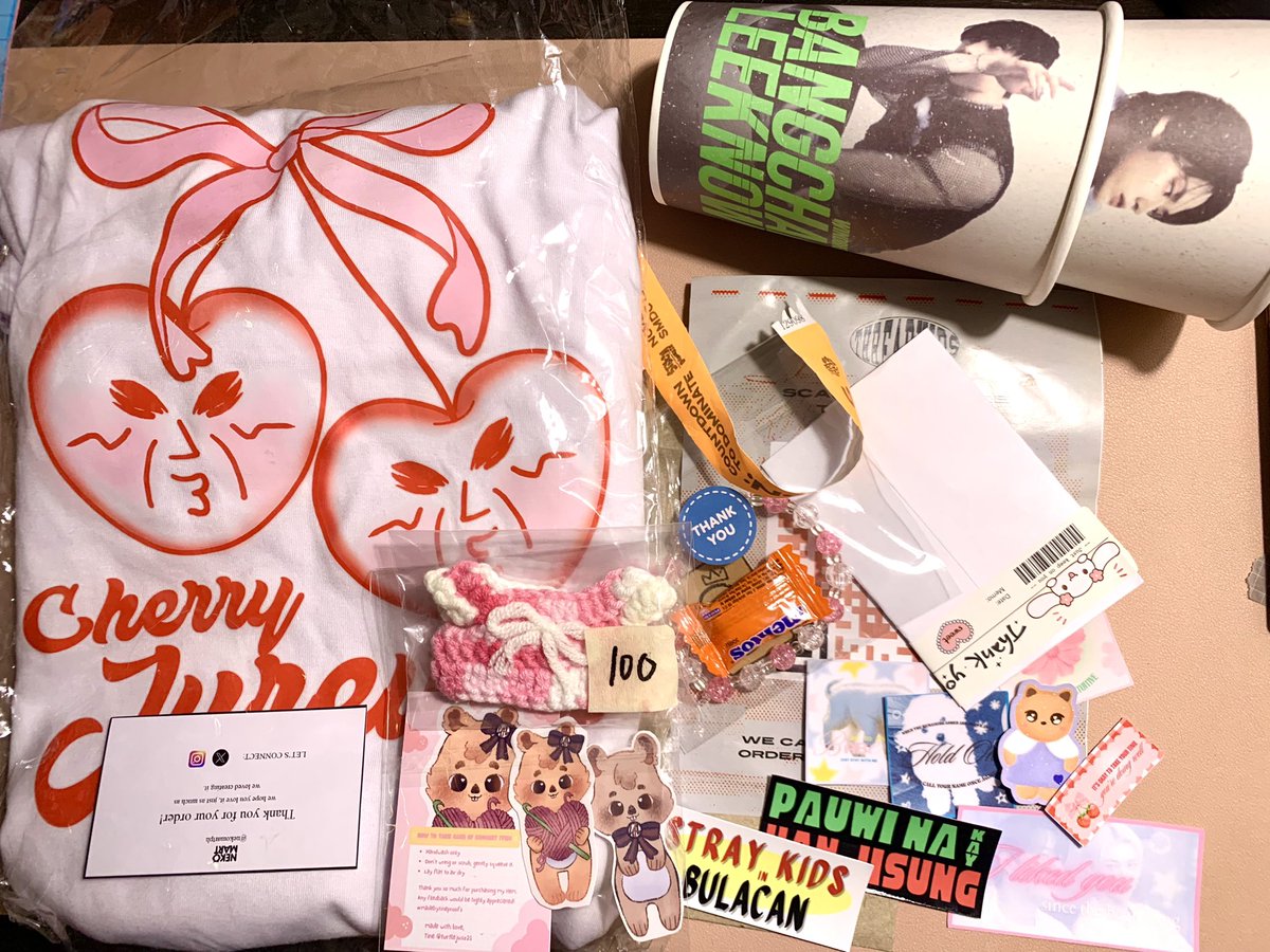kkeutsinta's tweet photo. Mini haul muna kasi naiyak na wallet niya talaga #real 

Thank you to the lovely exhibitors, fellow stays, and @allforskzph 🫶🏼

#STAYCONSMLM #CountdownToDominate #dominATE_BULACAN https://t.co/jVQP4nVVv7