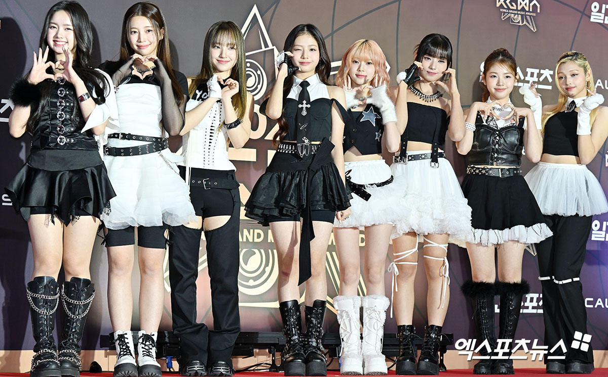 koreansales_twt's tweet photo. #UNIS at the Red Carpet of the “Korea Grand Music Awards.” https://t.co/5Nsp6524Bn