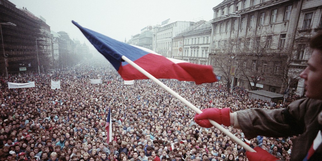 Today, we celebrate with our friends in 🇨🇿🇸🇰 the 35th anniversary of the #VelvetRevolution—a remarkable moment of peaceful change &amp; great victory for freedom, ending decades of Communist rule. This revolution continues to inspire Belarusians in our struggle for democracy today.