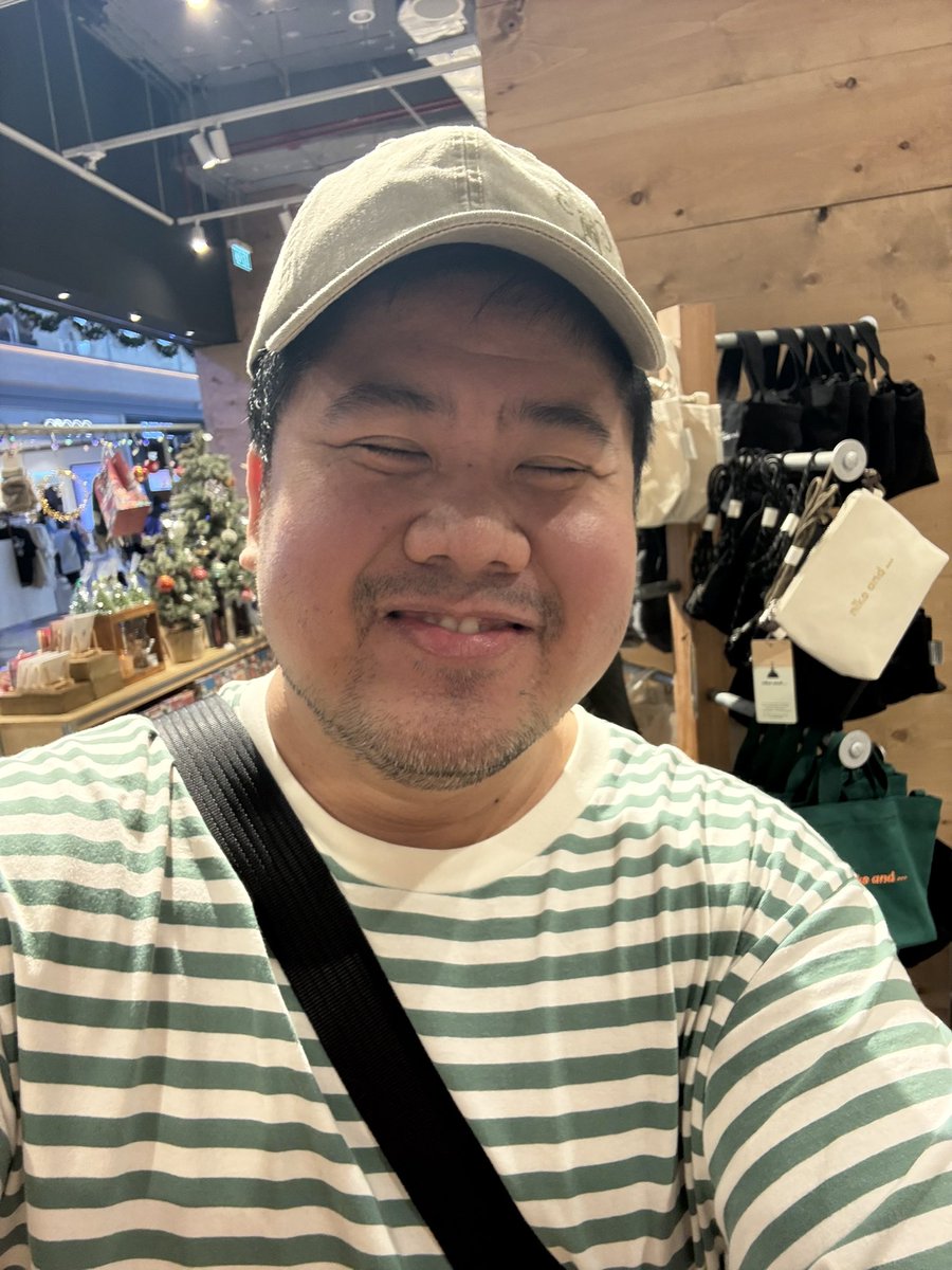 koonsnookoons's tweet photo. https://t.co/9fdbDTNVMi
