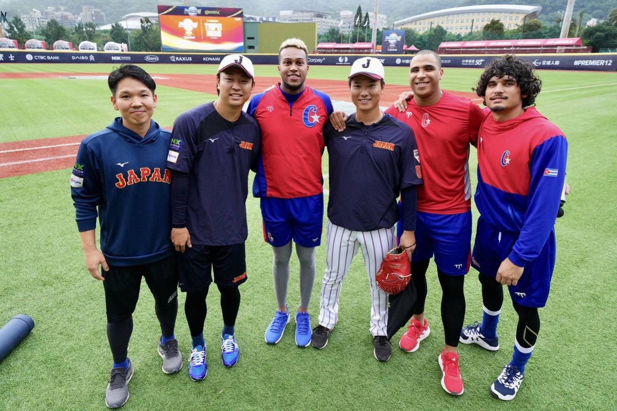 侍ジャパン★2009 WBC 公式 日本代表 グランドコート XL おまけ付き 侍ジャパン☆2009 WBC 公式 日本代表 グランドコート XL おまけ付き