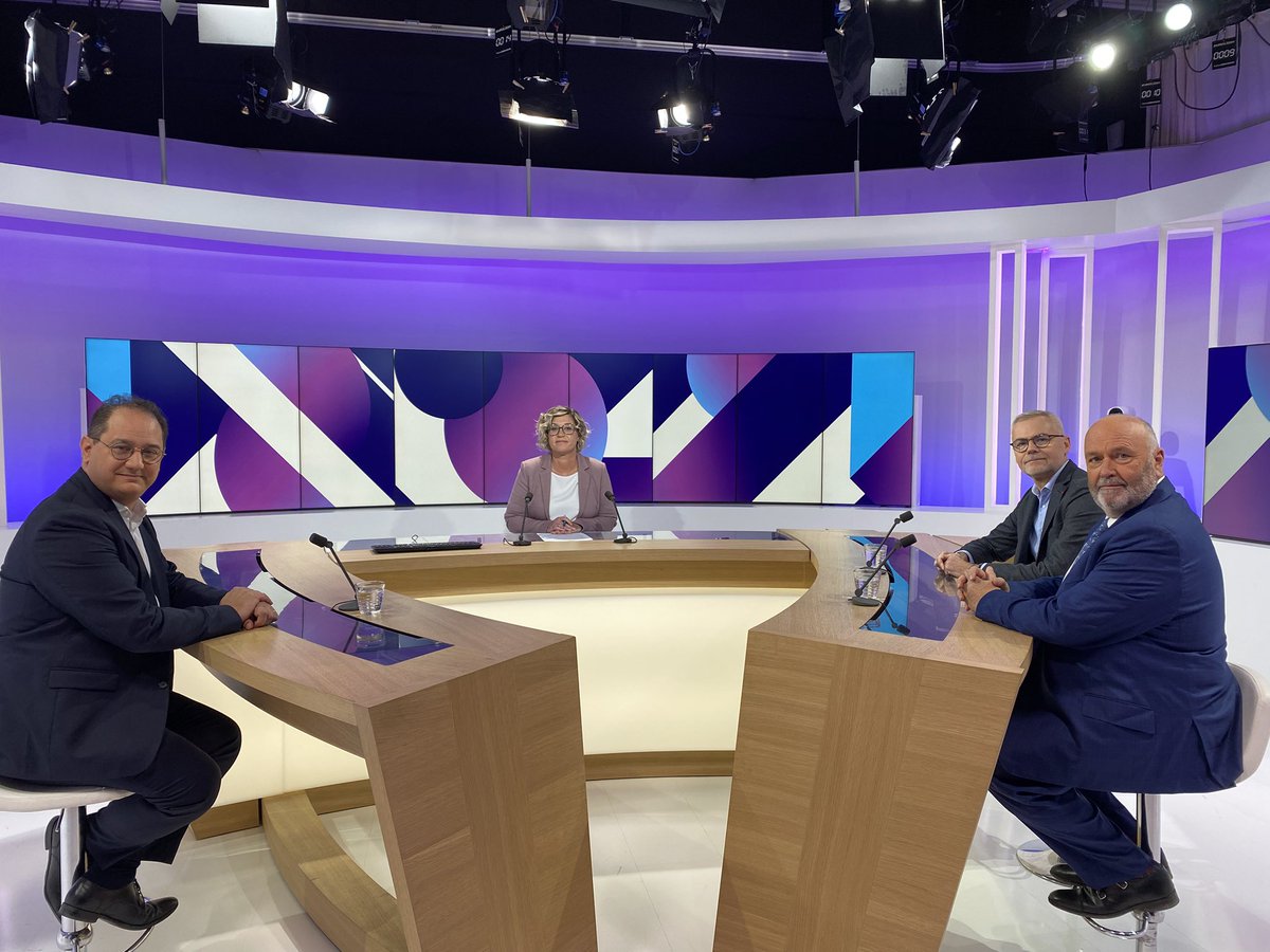 France 3 Normandie (@f3normandie) on Twitter photo A 11.10 dans #DEP <a href="/emilie_leconte/">emilie leconte</a> reçoit <a href="/Chris_Bouillon/">Christophe Bouillon</a> <a href="/paz_olivier/">Paz Olivier</a> et <a href="/fxpriollaud/">Francois-Xavier Priollaud</a> 60 milliards € d’économies pour boucler le budget 2025 ‼️Ou les trouver ❓un magazine ici normandie à retrouver sur <a href="/FranceTV/">France tv</a> A 11.10 dans #DEP <a href="/emilie_leconte/">emilie leconte</a> reçoit <a href="/Chris_Bouillon/">Christophe Bouillon</a> <a href="/paz_olivier/">Paz Olivier</a> et <a href="/fxpriollaud/">Francois-Xavier Priollaud</a> 60 milliards € d’économies pour boucler le budget 2025 ‼️Ou les trouver ❓un magazine ici normandie à retrouver sur <a href="/FranceTV/">France tv</a>