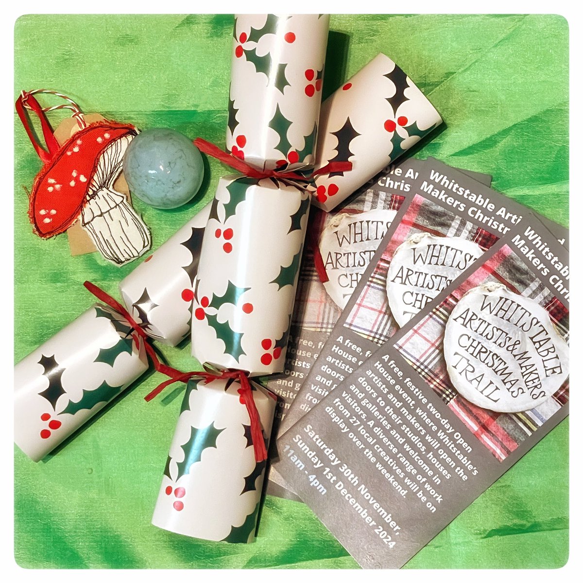 The free flyers are all around #whitstable for you to pick up as you eat, drink and shop! Thanks to all the local businesses for their support 
#whitstable #communityovercompetition #xmasarttrail