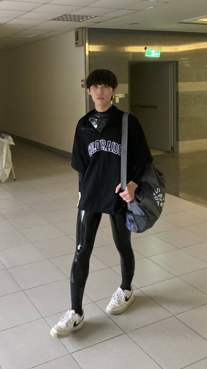 學校裡的膠膠人