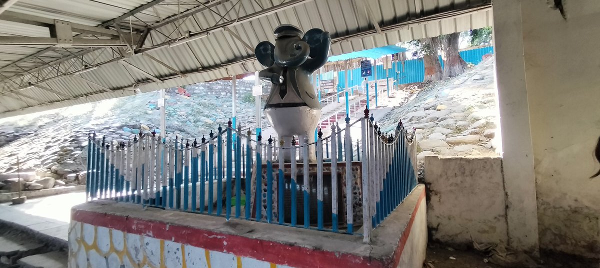 arpbks's tweet photo. @RailwayNorthern Hope makeover work is a priority for its completion.

As Indian citizens ,can we know the completion date.

This gateway should be given priority.

Thanks https://t.co/B6Gb3qxNln