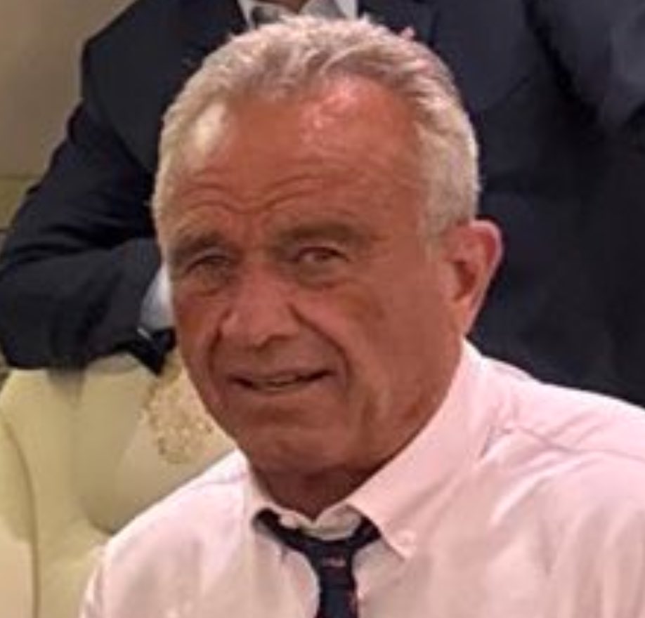 Trump already subjecting RFK Jr to humiliation rituals like forcing him to eat a Big Mac and the administration hasn’t even started

Just look at RFK Jr here. He knows his chakras will be out of alignment for the entire next month because of this