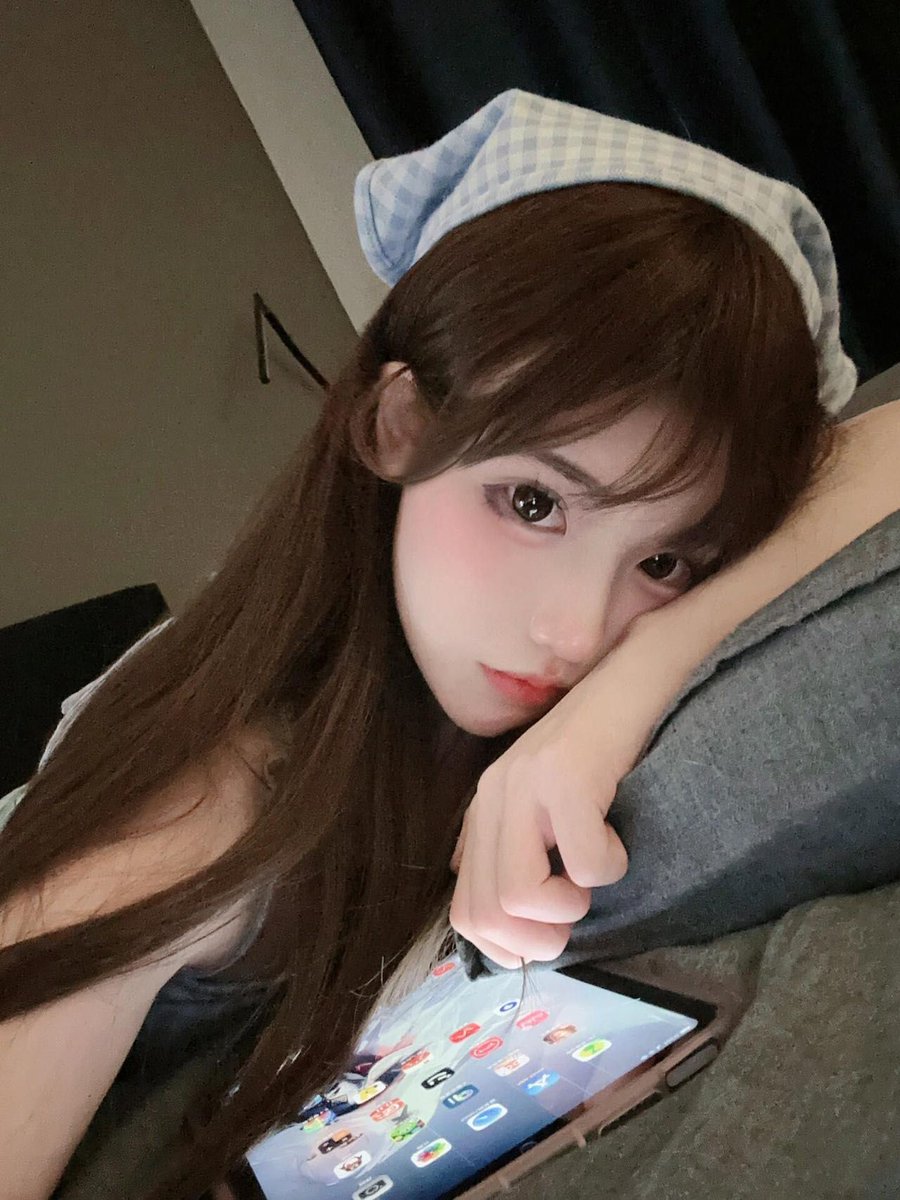 #上海
真实05年🇬🇧幼态脸
🔹雪白皮肤细腻 无整纯天然
🔹韩漫身材 水多会夹 外纯内骚
🔹皮肤白嫩 身材高挑 腰细翘臀
🔹首次下水 紧致水多 处女体验
🔹性格温柔 声音动听 乖巧懂事
Q：755749190
V：beizhe13
✈️:https://t.co/XGBWQiEQgX https://t.co/c8keNHakuD