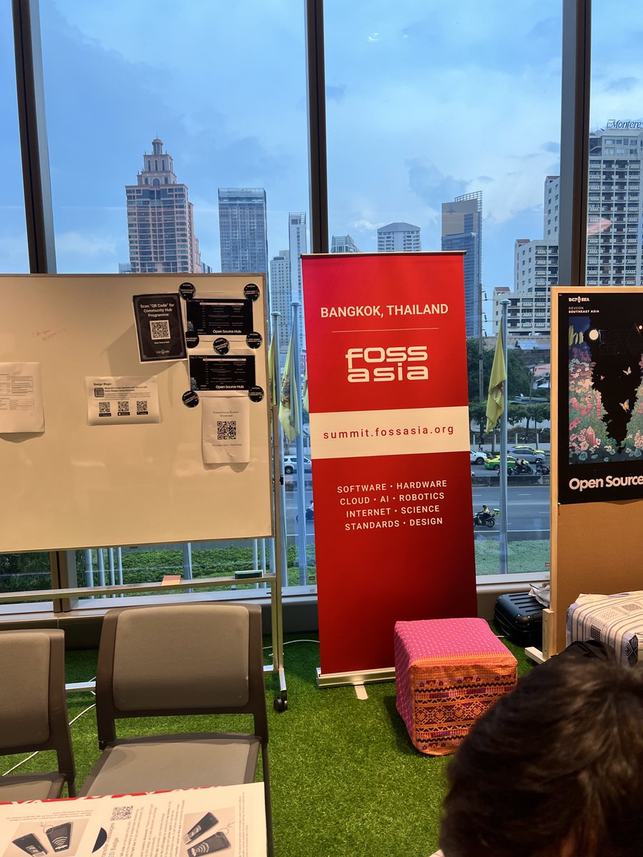 ZΛRΛ (@isaaczara_) on Twitter photo Gave an open source design talk at FOSS ASIA in 2021. Met the founders at <a href="/EFDevcon/">Devconnect ARG</a>. Surreal ✨ Gave an open source design talk at FOSS ASIA in 2021. Met the founders at <a href="/EFDevcon/">Devconnect ARG</a>. Surreal ✨