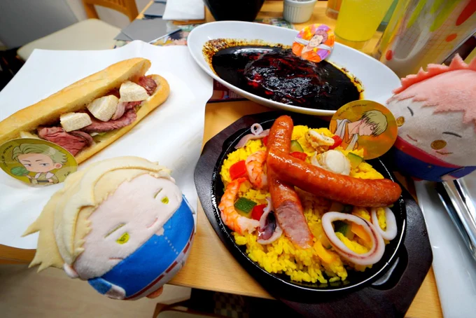 ナナミンの『「大人オブ大人」なカスクート』大きいお肉やチーズがふんだんに使われた1品『十劃呪法パエリア』ピラフに野菜やシーフード、7:3の技の斬撃を浴びたソーセージがそして『黒閃の極みカレー』どれも美味しかったですフードのキャラタグもキレイに保存できました