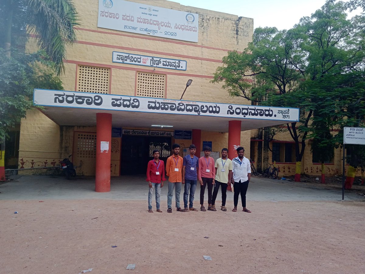 kanthakumarr's tweet photo. ಕರ್ನಾಟಕ ಲೋಕಸೇವಾ ಆಯೋಗದಿಂದ ನವಂಬರ್ 17ರಂದು ಹೈದರಾಬಾದ್-ಕರ್ನಾಟಕ ವೃಂದದ ಪಂಚಾಯತ್ ಅಭಿವೃದ್ಧಿ ಅಧಿಕಾರಿಗಳ (PDO) ಪರೀಕ್ಷೆಯನ್ನು ನಿಗದಿಗೊಳಿಸಲಾಗಿತ್ತು. ಆದರೆ, ಪರೀಕ್ಷೆಗೂ ಮುನ್ನವೇ ರಾಯಚೂರಿನ ಸಿಂಧನೂರು ನಗರದ ಪದವಿ ಪೂರ್ವ ಕಾಲೇಜಿನ ಪರೀಕ್ಷಾ ಕೇಂದ್ರದಲ್ಲಿ ಪ್ರಶ್ನೆ ಪತ್ರಿಕೆ ಸೋರಿಕೆ ಆಗಿದೆ. ಜೊತೆಗೆ ಒಂದು ಪ್ರಶ್ನೆ ಪತ್ರಿಕೆ ಬಂಡಲ್ಲಿನಲ್ಲಿ 24 ಪ್ರಶ್ನೆ ಪತ್ರಿಕೆಗಳಿಗೆ ಬದಲಾಗಿ ಕೇವಲ 12 ಪ್ರಶ್ನೆ ಪತ್ರಿಕೆಗಳು ಮಾತ್ರ ಇದೆ. ಈ ಒಂದು ಘಟನೆಯು ಆಯೋಗವು ಯಾವ ರೀತಿಯ ಪರೀಕ್ಷಾ ಸಿದ್ಧತೆಗಳನ್ನು ಮಾಡಿಕೊಂಡಿದೆ ಎಂಬುದಕ್ಕೆ ಒಂದು ಸಣ್ಣ ನಿದರ್ಶನವಾಗಿದೆ. ಈ ಕೂಡಲೇ ಆಯೋಗವು ತನ್ನ ತಪ್ಪನ್ನು ಒಪ್ಪಿಕೊಂಡು ತಕ್ಷಣ ಪತ್ರಿಕಾ ಪ್ರಕಟಣೆ ಹೊರಡಿಸುವುದರ ಮೂಲಕ ಮರು ಪರೀಕ್ಷೆ ನಡೆಸಬೇಕು. AKSSA ಘಟನೆಯು ಇಂತಹ ಕರ್ತವ್ಯ ಲೋಪ ಮತ್ತು ಭ್ರಷ್ಟಾಚಾರದ ವಿರುದ್ಧ ನಿರಂತರವಾಗಿ ಧ್ವನಿ ಎತ್ತುತ್ತದೆ ಮತ್ತು ಯಾವ ಅಭ್ಯರ್ಥಿಗೂ ಅನ್ಯಾಯವಾಗುವುದನ್ನು ಸಹಿಸುವುದಿಲ್ಲ. ಈ ಕೂಡಲೇ ಮರು ಪರೀಕ್ಷೆಗೆ ಸರ್ಕಾರ ಆದೇಶ ನೀಡಬೇಕೆಂದು ಸಂಘಟನೆಯು ಲಕ್ಷಾಂತರ ಉದ್ಯೋಗ ಆಕಾಂಕ್ಷಿಗಳ ಪರವಾಗಿ ಆಗ್ರಹಿಸುತ್ತಿದೆ. 

(@AKSSAofficial ) @secretarykpsc @shalinirajnish 
@siddaramaiah @PriyankKharge @CPYogeeshwara @INCKarnataka @tv9kannada @AsianetNewsSN @NewsFirstKan @publictvnews @BJPKarnataka @RAshokaBJP @BYVijayendra

ಧನ್ಯವಾದಗಳು 🙏