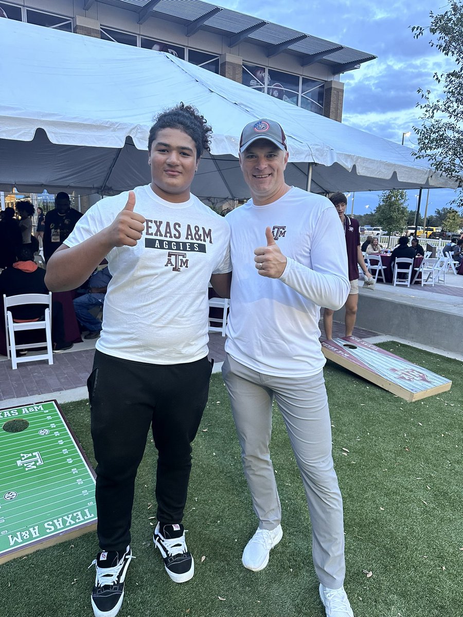Maxx_Jones_54's tweet photo. I just want to congratulate @AggieFootball for the big win and say thank you for treating me and my family with great respect. Truly honored to be allowed to come and watch this game.I hade a wonderful time and hope to be back.
@CoachMikeElko @CoachCushing
@CoachDmackey
#beho #GigEm #howdy #the12man @CoachO_JYD @modle1112 @coach_malloym