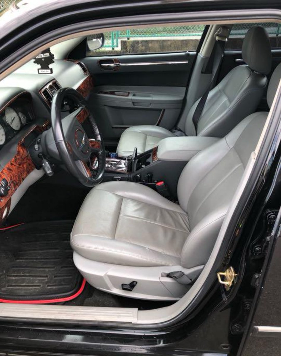 nu_homy's tweet photo. 65万で誰か🔥
#クライスラー
#レクサス
#アメ車
#車売ります
#車買います
#車
#中古車
#車販売
#車買取
#中古車販売 https://t.co/RV98PuwAfa