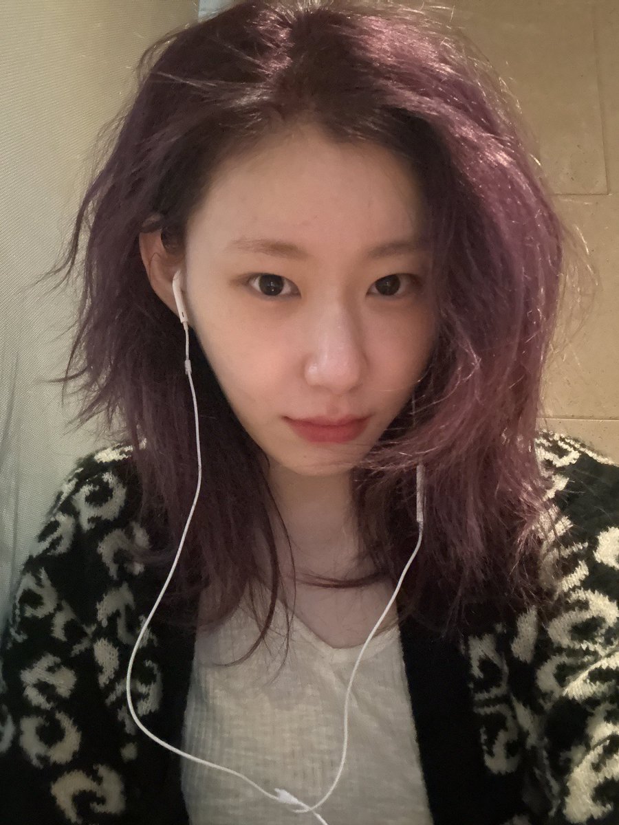 low quality chaeryeong tweet media