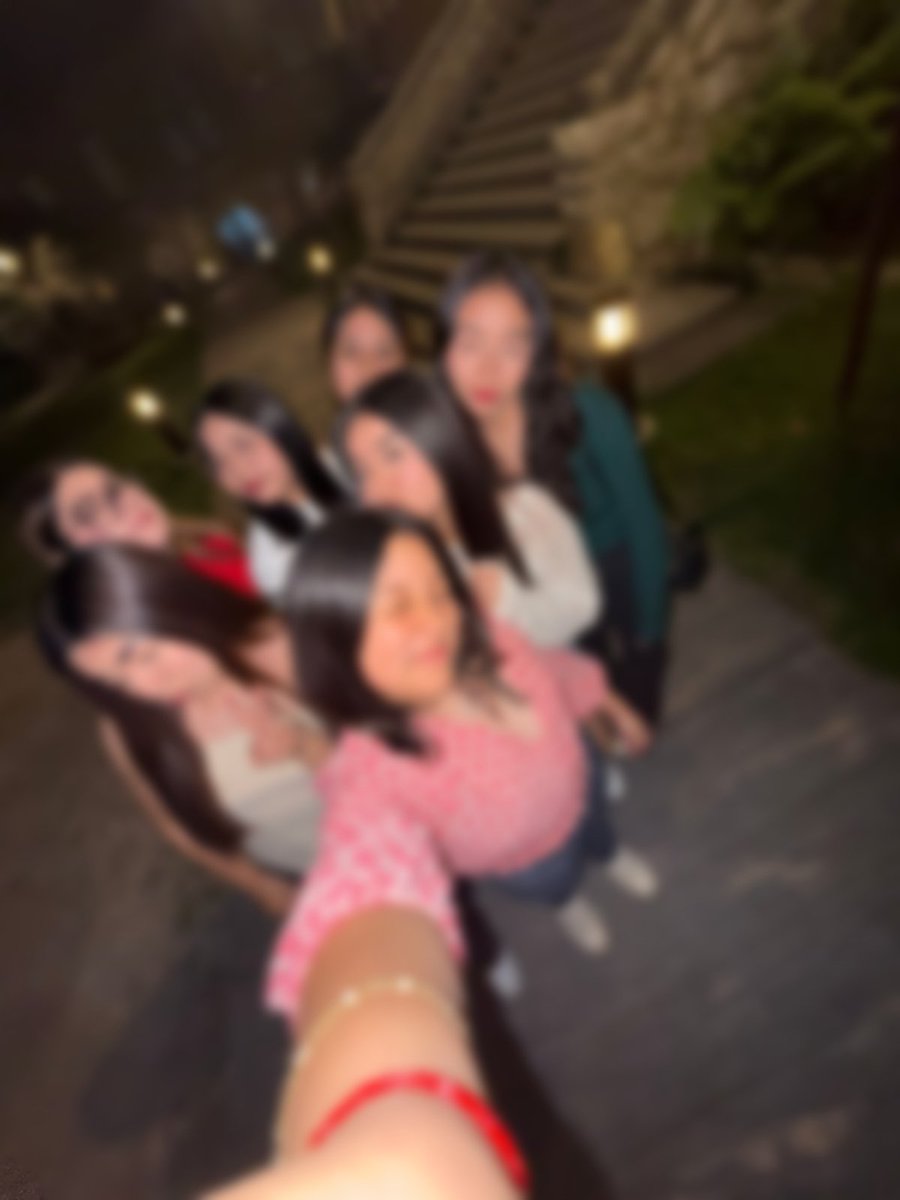 abrilmtze's tweet photo. últimamente todo es mjr si estoy con ellas https://t.co/o1xAqQP4FF