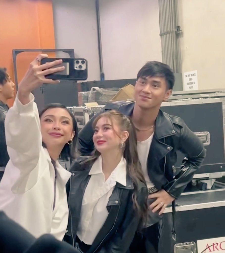 Picture with maymay jmfyang ka ba boss

JMFYANG HATAW SaASAP