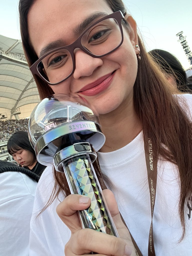 sujimay's tweet photo. My first Kpop concert experience. It was awesome. 
Thank you @kticket82 for a smooth transaction. 
Now a certified Carat. https://t.co/JwKwWe5zrN