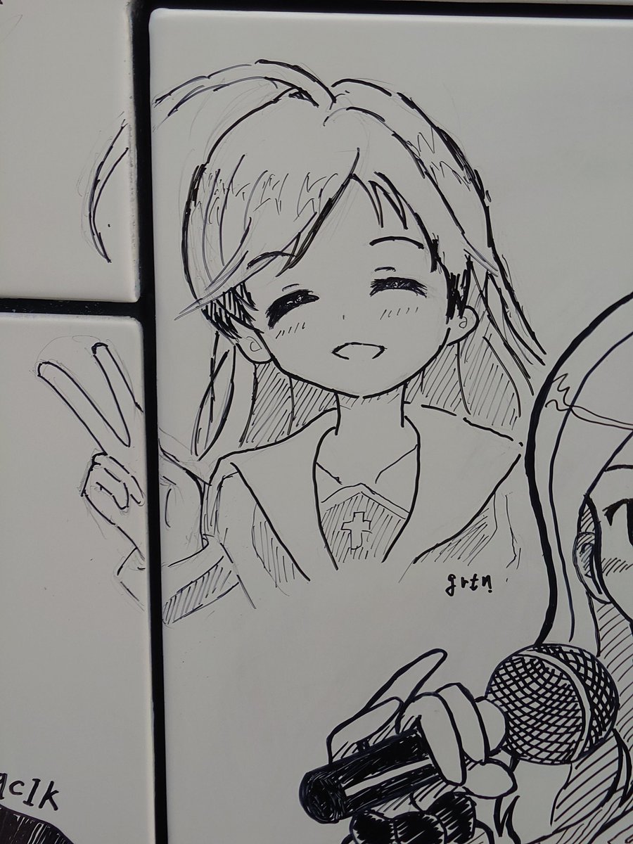 らくがきバスに華さん描きました。アナログの努力はした!( ・`ω・') 