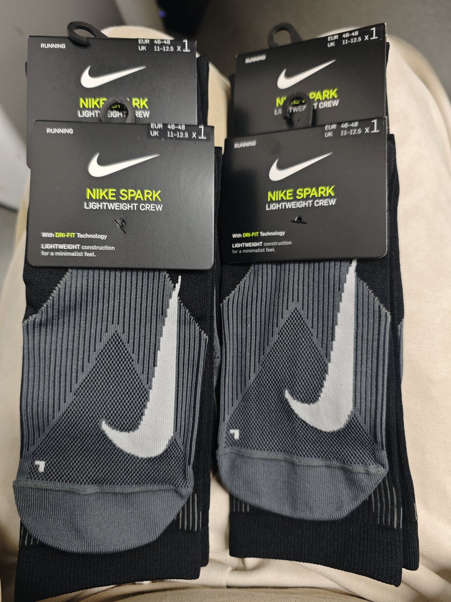 Thirty-S tweet media