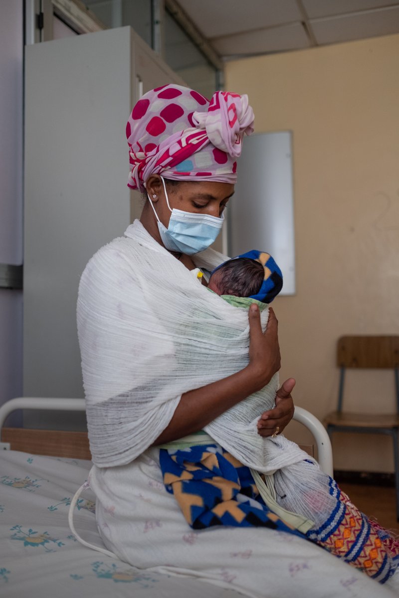 Today is #WorldPrematurityDay.

Preterm birth complications are the leading cause of death among children under 5.
To address these risks, women and babies need quality healthcare before, during and after birth.

who.int/news-room/fact…