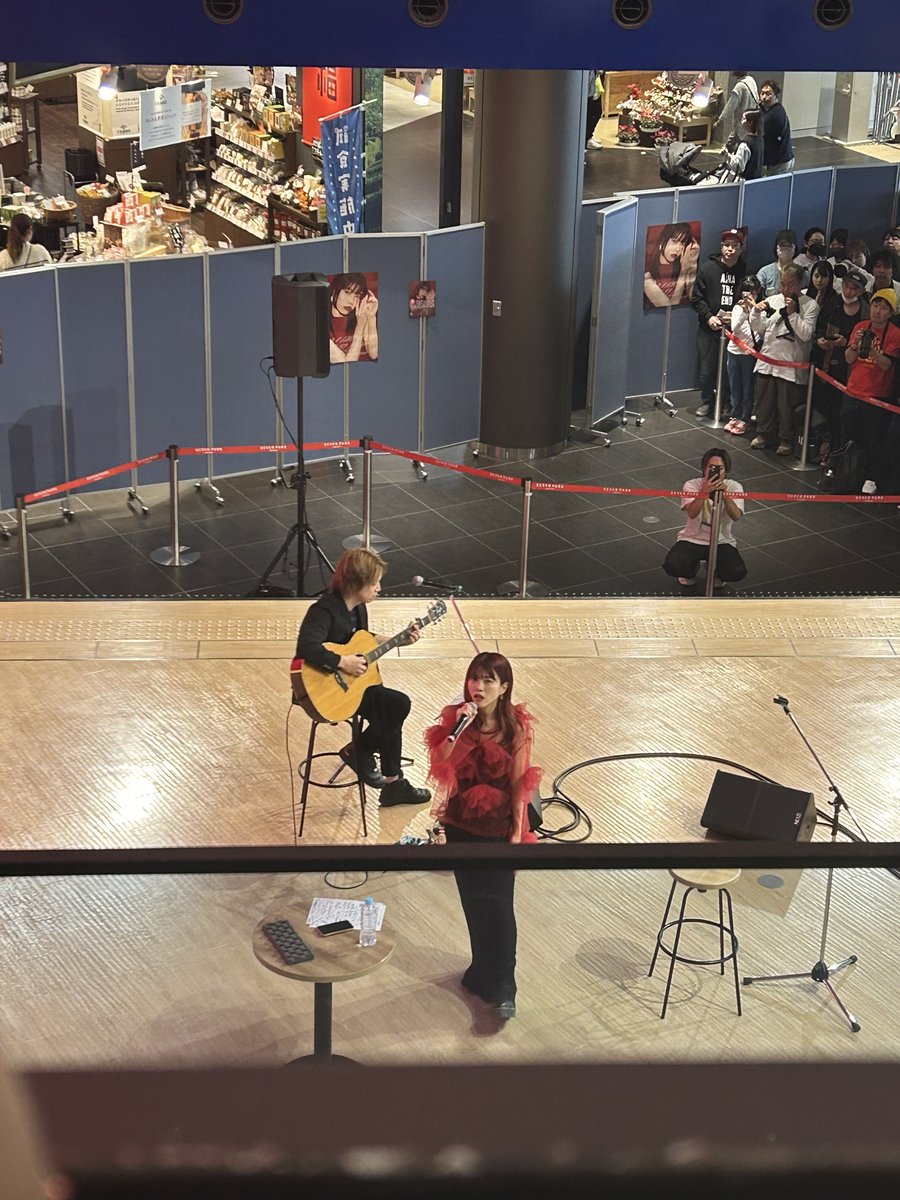 Rina_theend's tweet photo. 久々にアイナちゃん生で見れて大歓喜✌🏻
友達も来てくれてずっと褒めてて嬉しい( ¯꒳¯ )ᐝ
 #アイナ大阪 https://t.co/xwpAI7Nv8K