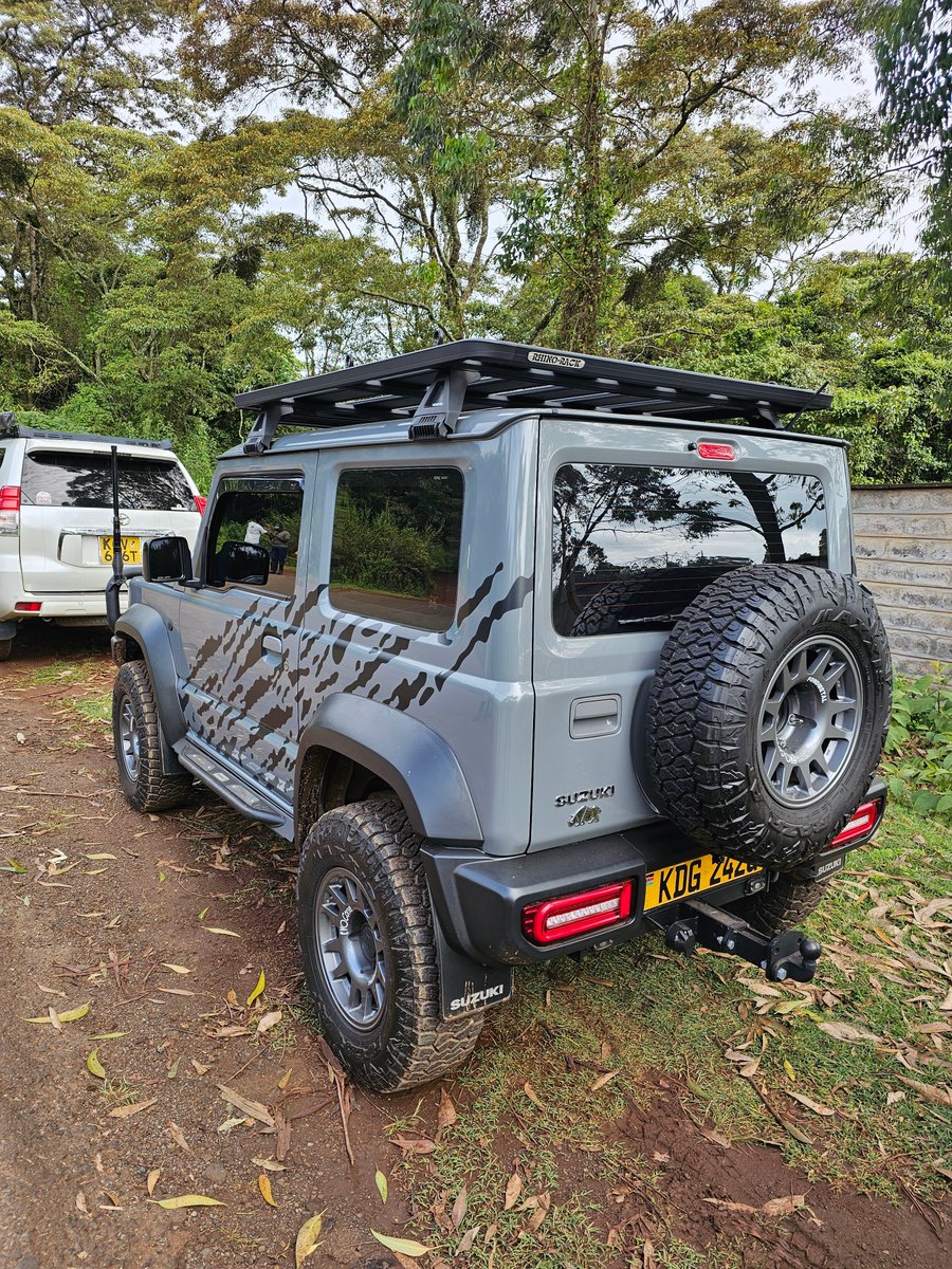 Masaa imewadia. #MudForBreakfast 

Meet the cars today.

1. Mk3 Pajero diesel
2. Mk2 SWB Pajero
3. 80 Series
4. Jimny