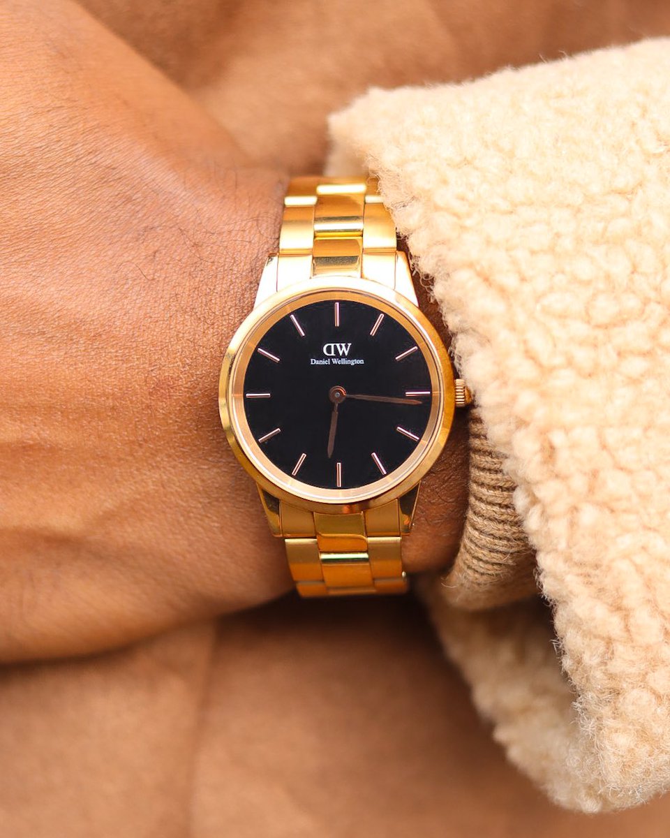 ThirdofHisName_'s tweet photo. Use code: CARL16 @DanielWellington checkout to save 16% OFF on your entire order! That’s $160 if you spend $1000 for example.
—
#Lakers #MissUniverse #Ariana #Wicked #Chel5ea #djmaphorisa #iconiclink #danielwellington #shein #BlackFridaySale https://t.co/scmNvo5fqn