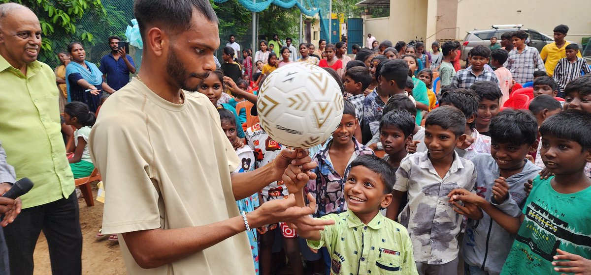 Karunalaya's tweet photo. International Freestyle Football Champion,  @Loganfreestyle LOGAN RAGOURAMIN a Mowgli from France visited Karunalaya on the eve of World Children’s Day and entertained with his football performance. #Childrensday #drugfreetn #bangutkha #gutkhanotfood #Childrensclubs #KCLC #FCMRP https://t.co/8xDqhTPFyI