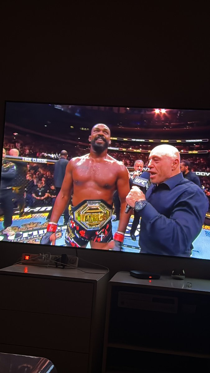 IverWz's tweet photo. The champ is here https://t.co/tVUnVaGbqW