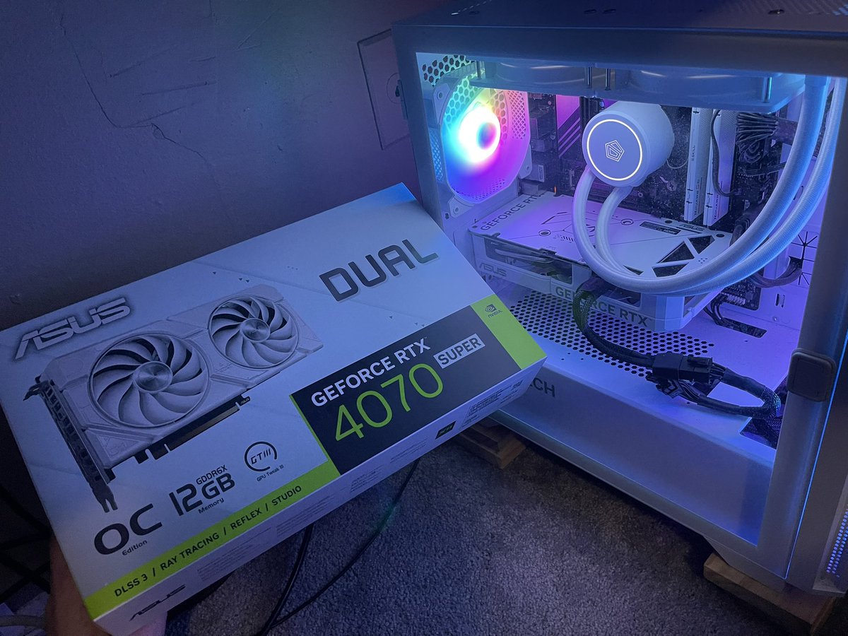 Thanks @decyyfishyyy for the gpu, best friend I’ve ever had ❤️