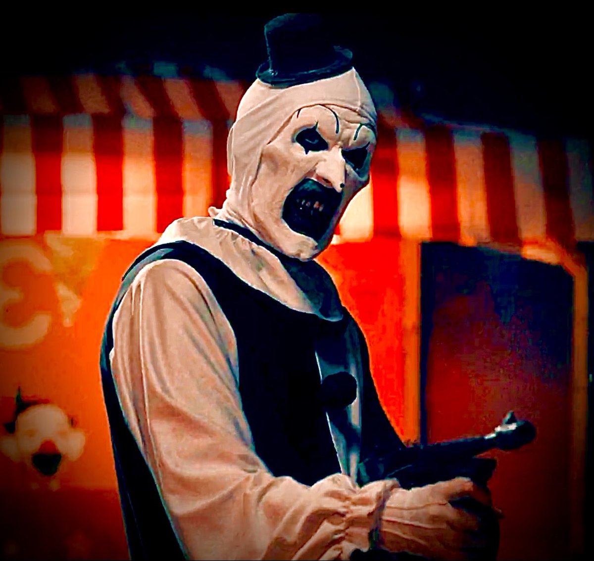mastermitch's tweet photo. AC/DC⚡️War Machine
Live At River Plate
#musiclove #horrorfans
#acdc #warmachine
💵
https://t.co/pTgVe581iv via @YouTube🪖
#ArtTheClown🪫#Terrifier2🎡
#horrorworld @TerrifierMovies
#bloodyhorror https://t.co/GCTzOmadAu