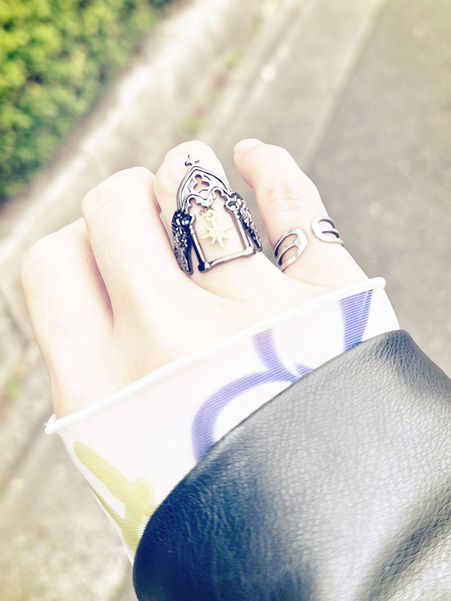 G48kaoru's tweet image. キョウモキョウト
🎠🎪

  #Anatomic circus
 #二階建
 #遊園地な雑貨店
 #京都