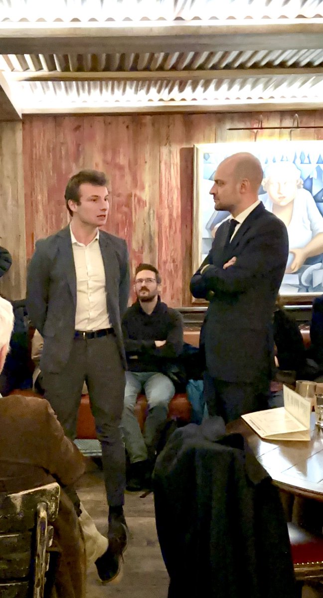 jb_houriez's tweet image. Bravo à toi ⁦@JulesPasquier18⁩ nouveau président des Jeunes Démocrates.

À la suite d’⁦@Auguste_Ott⁩ ton objectif est clair : les élections municipales 2026

2 ans pour rajeunir, féminiser et crédibiliser le ⁦@MoDem⁩ dans toutes les villes de France