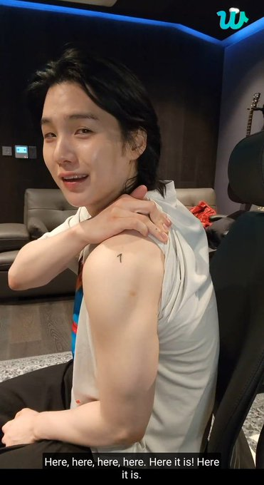 AJoyfit's tweet photo. #suga_best_producer 
#suga_sold_out_king 
#suga_we_love_you
#suga_genius 
#suga_our_love 
#suga_our_forever_artist 
#suga_bts 
#suga_Dday https://t.co/9aq594MMkl