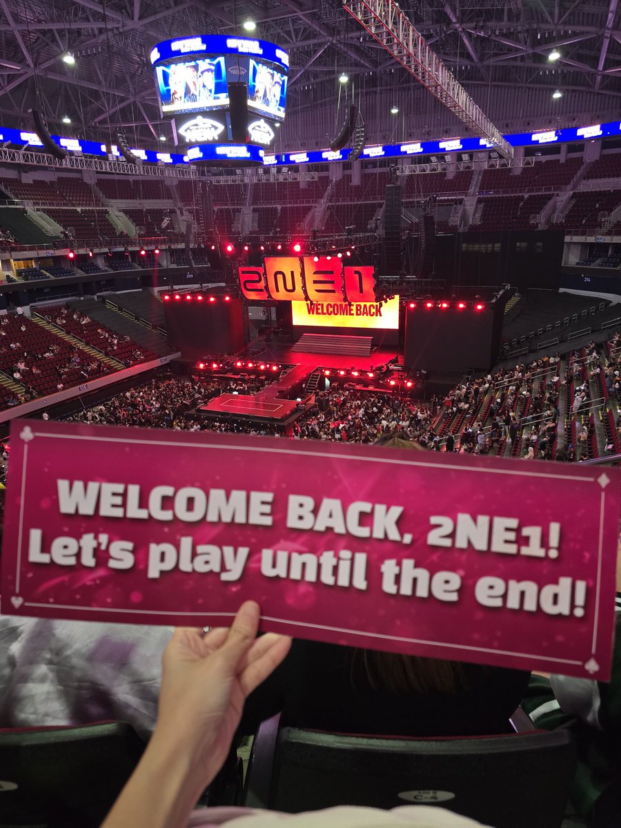 sincerelymelay's tweet photo. The concert itself was one hell of a party, everyone was so hyped up and the connection to music resonating to all blackjacks.

Kudos to the team @BlackjackPinas @WeLoveDara for their hardwork 🖤🤝

2024.11.16 #2NE1_WELCOMEBACKinManila
#2NE1 #CL #BOM #DARA #MINZY #2NE1WELCOMEBACK https://t.co/wOGrzbM462