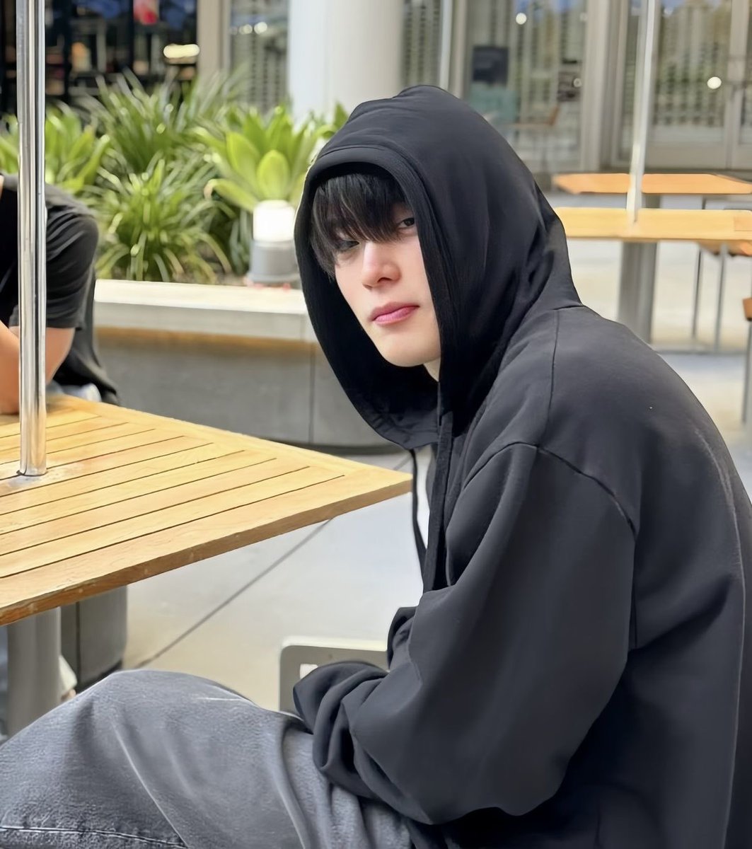 jaeplease_'s tweet photo. หล่อแบบพี่ข้างบ้านเหมือนจับต้องได้แต่ไม่ https://t.co/9JGiSHyeTe