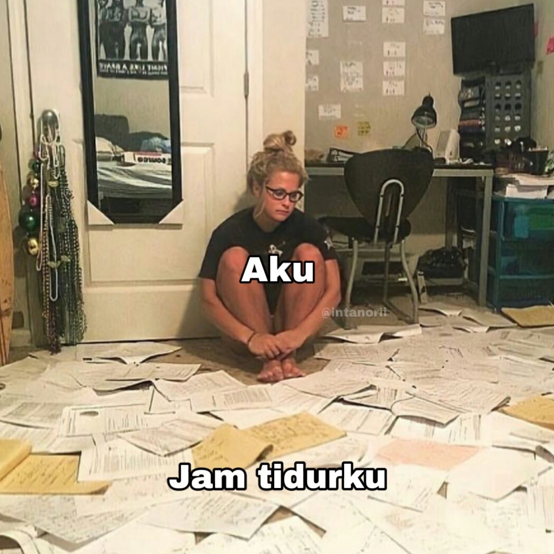 intanorii's tweet image. berantakan banget woi