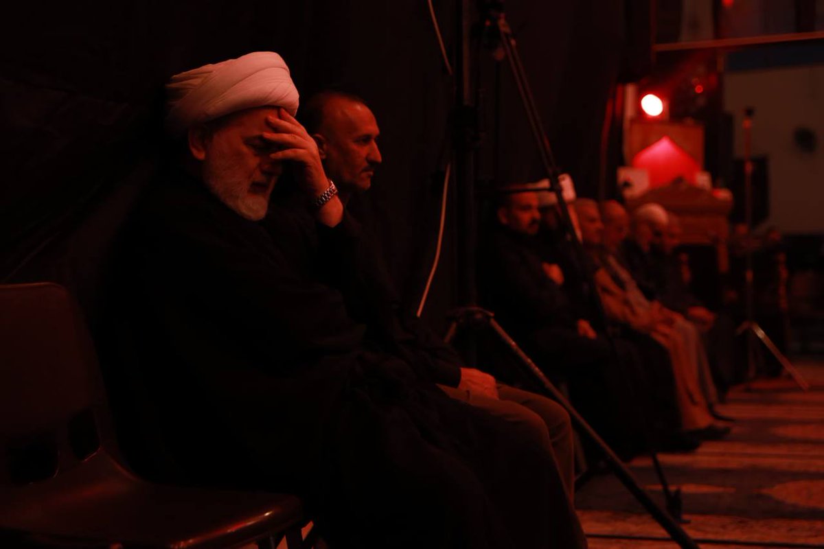 شارك سماحة الشيخ د. همام حمودي مجالس العزاء المقامة بذكرى استشهاد سيدة نساء العالمين، الصديقة فاطمة الزهراء "عليها السلام"، حيث حضر في مجلس هيئة انصار الزهراء الذي أقيم مساء اليوم السبت في حسينية آل مباركة في الكرادة الشرقية.
#الزهراء_قدوتي 
#ترندك_عندنا1_O1122Чち3ち78