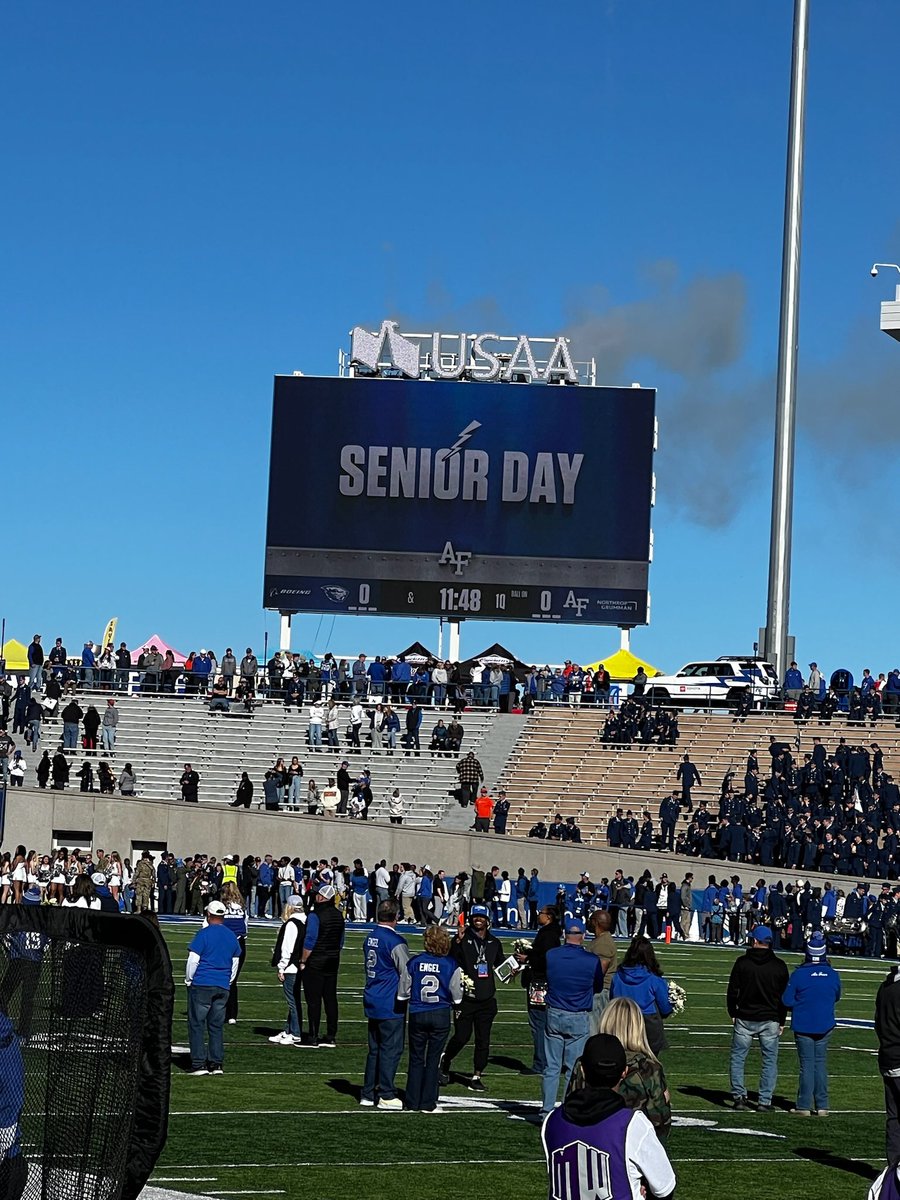 ashgor's tweet image. Last home game at Falcon Stadium…💙✈️🥹