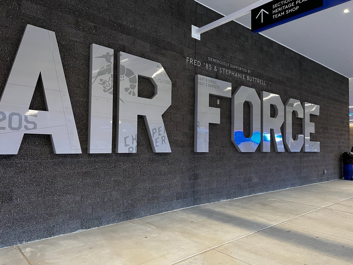 ashgor's tweet image. Last home game at Falcon Stadium…💙✈️🥹