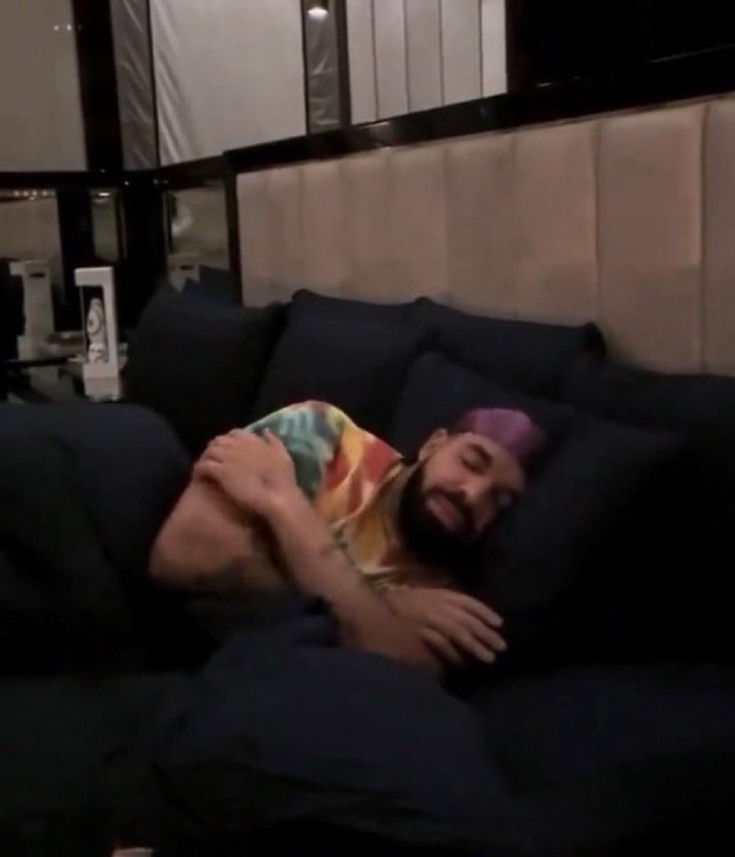 Noorthevirgo's tweet image. life when you don't have an insecure loser draining you