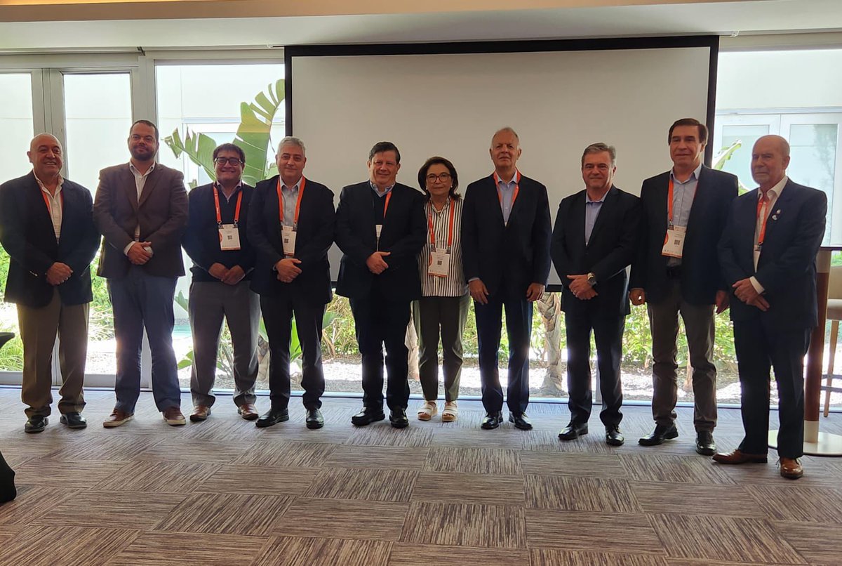 En el marco del XXVIII Congreso #OVUM 2024, se llevó a cabo la Asamblea General Ordinaria de delegados de ALA, en donde se eligió el Consejo Directivo para el período 2024-2026 el cual será presidido por la Sra. Maria del Rosario Penedo de Falla de Guatemala. Enhorabuena!