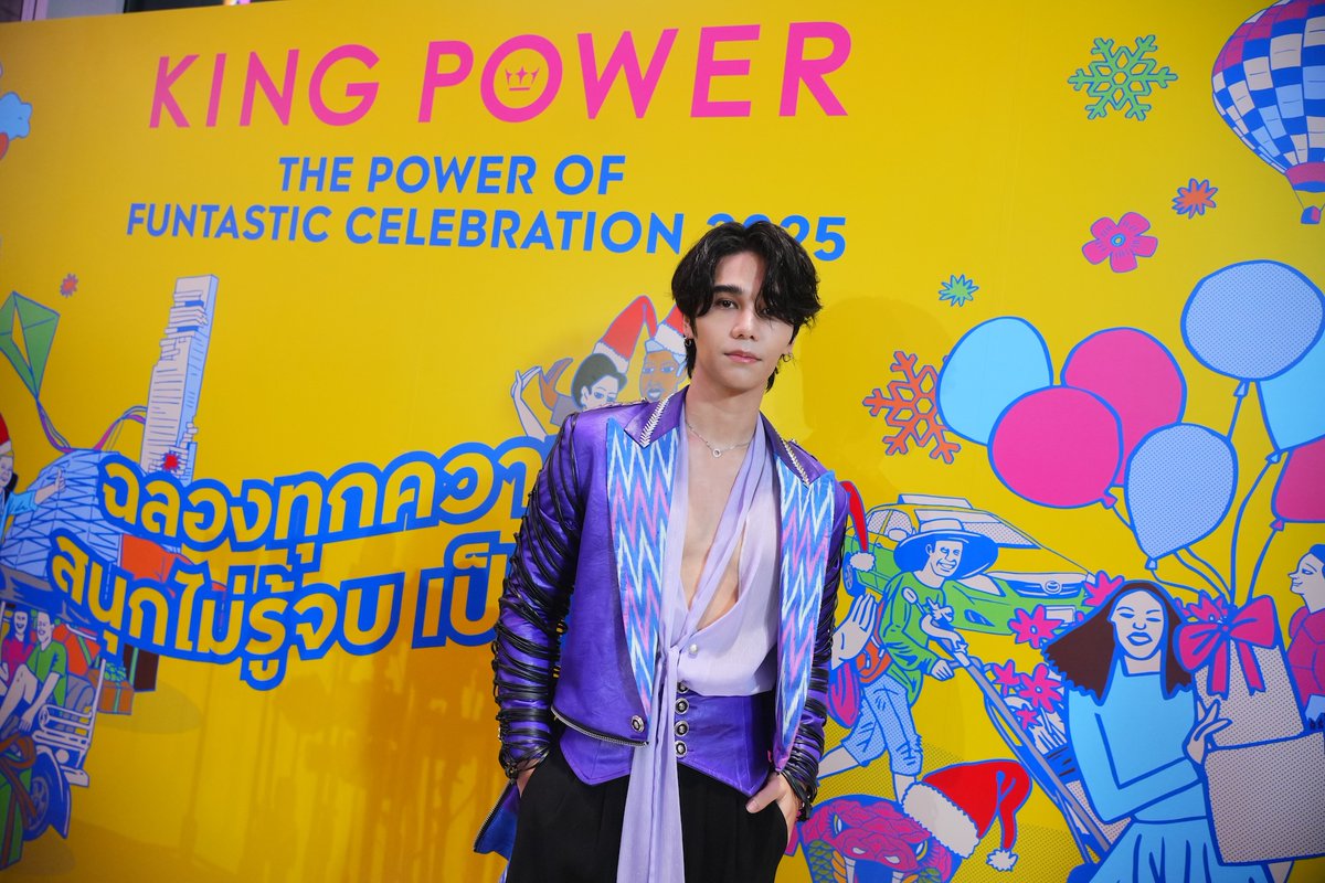 prjipata's tweet photo. #คิงเพาเวอร์ ต้อนรับเทศกาลแห่งความสุขส่งท้ายปี เปิดแคมเปญ THE POWER OF FUNTASTIC CELEBRATION 2025

https://t.co/ELyqzhUUth

#KingPowerFuntastic
#KingPowerFuntasticxAPO
#KingPowerFuntasticxJEFF
#ApoNattawin #JeffSatur 
#เจฟซาเตอร์ #อาโปณัฐวิญญ์
#เปิดวาร์ปความสนุกที่คิงเพาเวอร์ https://t.co/D2JJpbL7J7